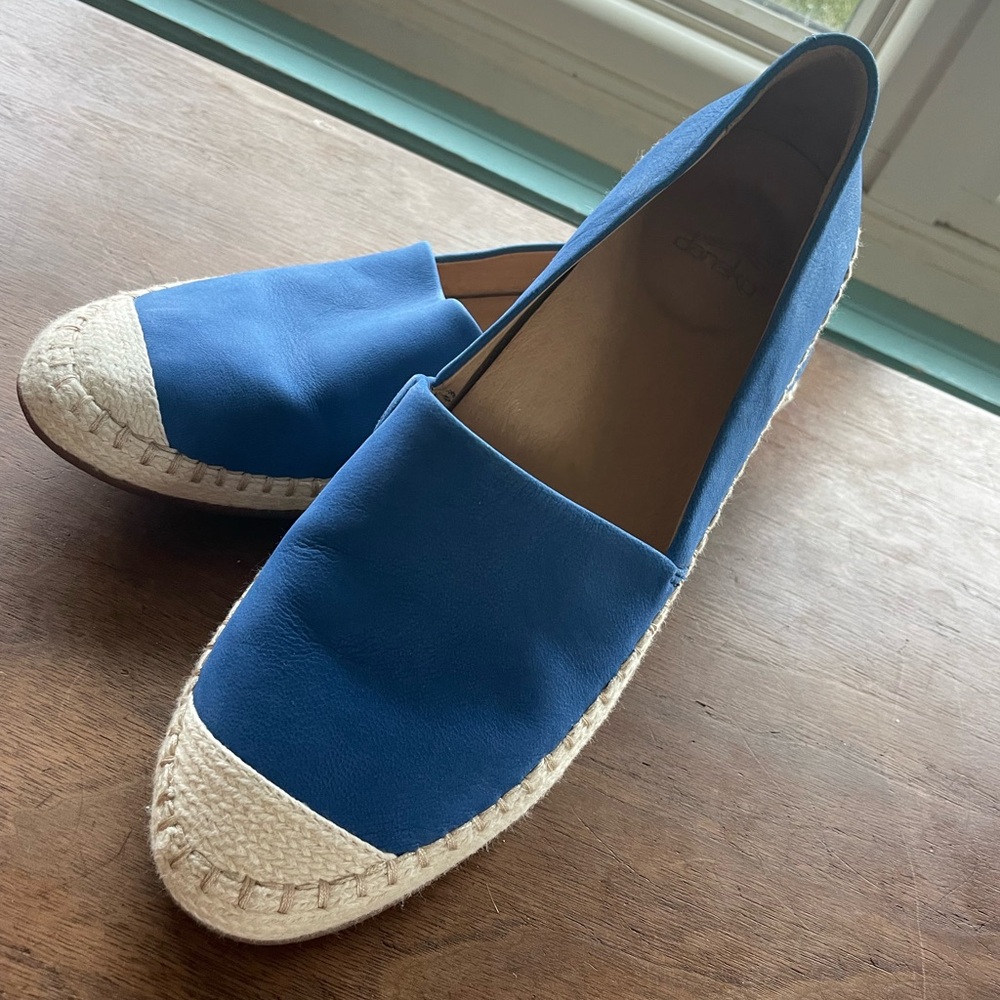 Dansko Blue Espadrille Flats with White Trim NWOT